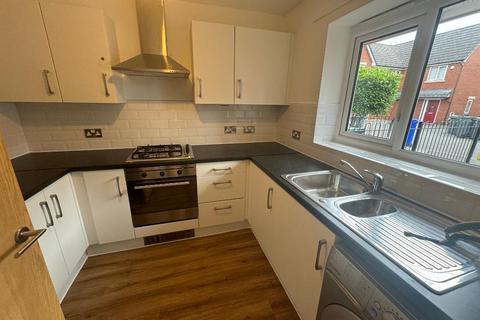 2 bedroom terraced house to rent, Great Lakes Close, Manchester, M12 4AZ