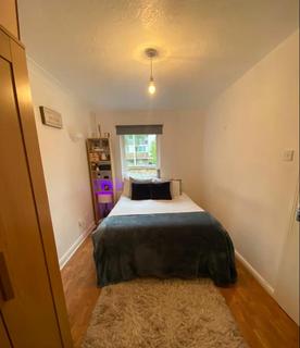 4 bedroom house to rent, Oxley Close, London, SE1 5HP