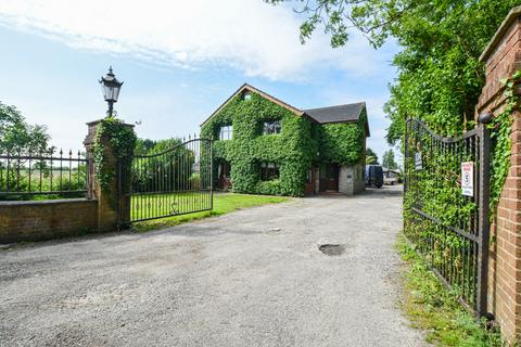 4 bedroom property with land for sale, Hiltons Farm, Jane Lane, Leyland, Lancashire