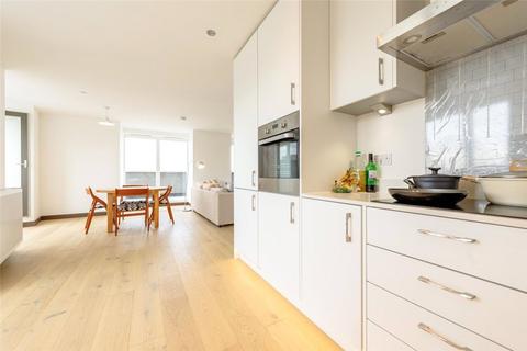 Flat 604, 4 Station Square, Cambridge, CB1 2GE