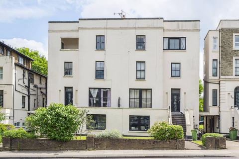 3 bedroom flat to rent, Camden Road, Holloway, London, N7