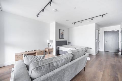 Studio to rent, Mitre Yard, North Kensington, London, NW10