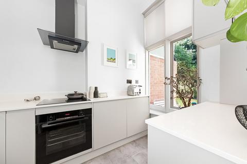 67b Crystal Palace Park Road, London, SE26 6UT