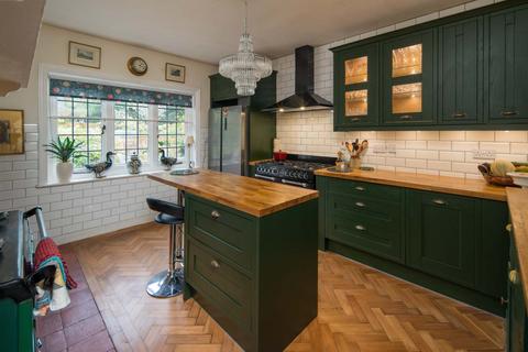 5 bedroom detached house for sale, Crossways Road, East Cowes