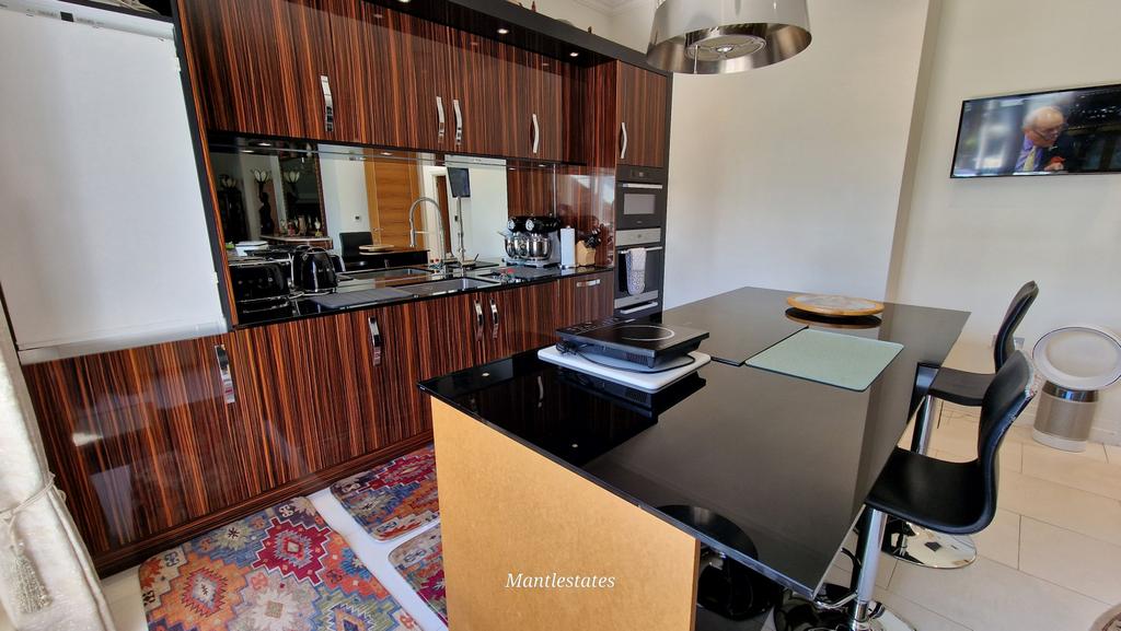 Kitchen area