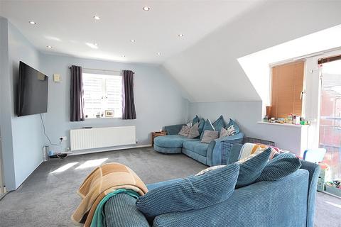 3 bedroom apartment for sale, Victor Close, Shortstown, Bedford, Bedfordshire, MK42