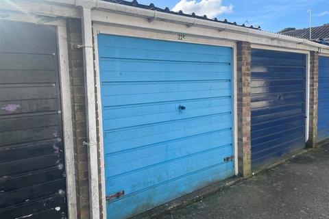 Garage to rent, Timberleys, Littlehampton BN17