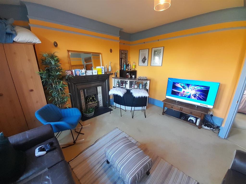 West Kensington Mansions,Beaumont... 4 bed flat to rent £4,250 pcm (£