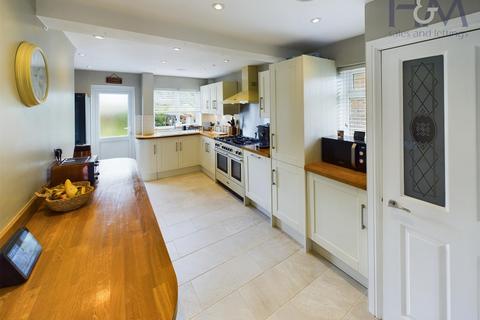46 The Oundle, Stevenage, SG2 8JX