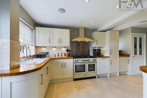 46 The Oundle, Stevenage, SG2 8JX