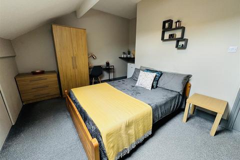 1 bedroom in a house share to rent, Hope View, Shipley