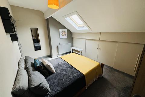 1 bedroom in a house share to rent, Hope View, Shipley
