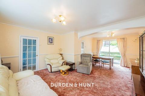 3 bedroom end of terrace house for sale, Chester Road, Loughton, IG10