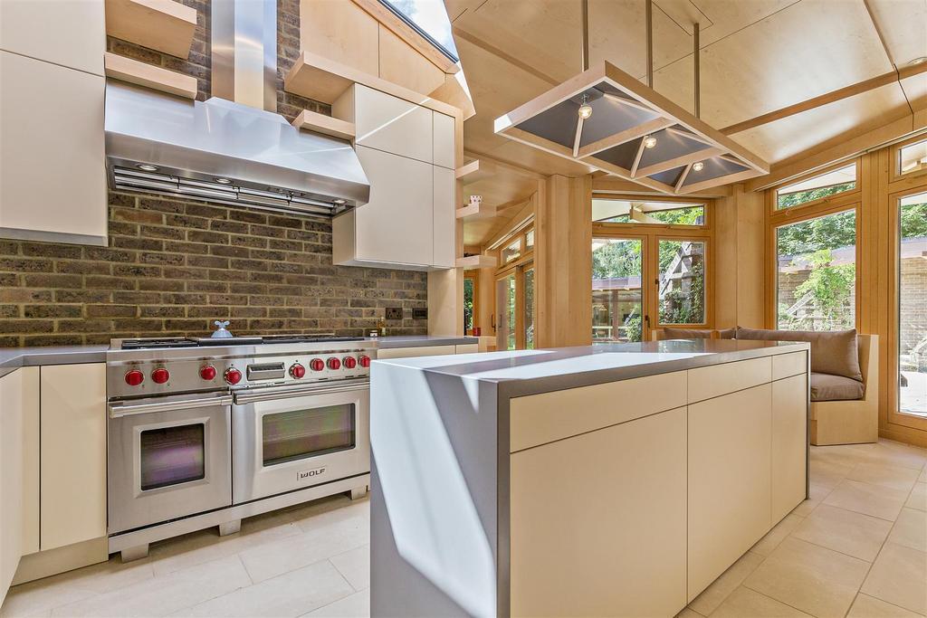 10 Pondwicks Close-106.jpg