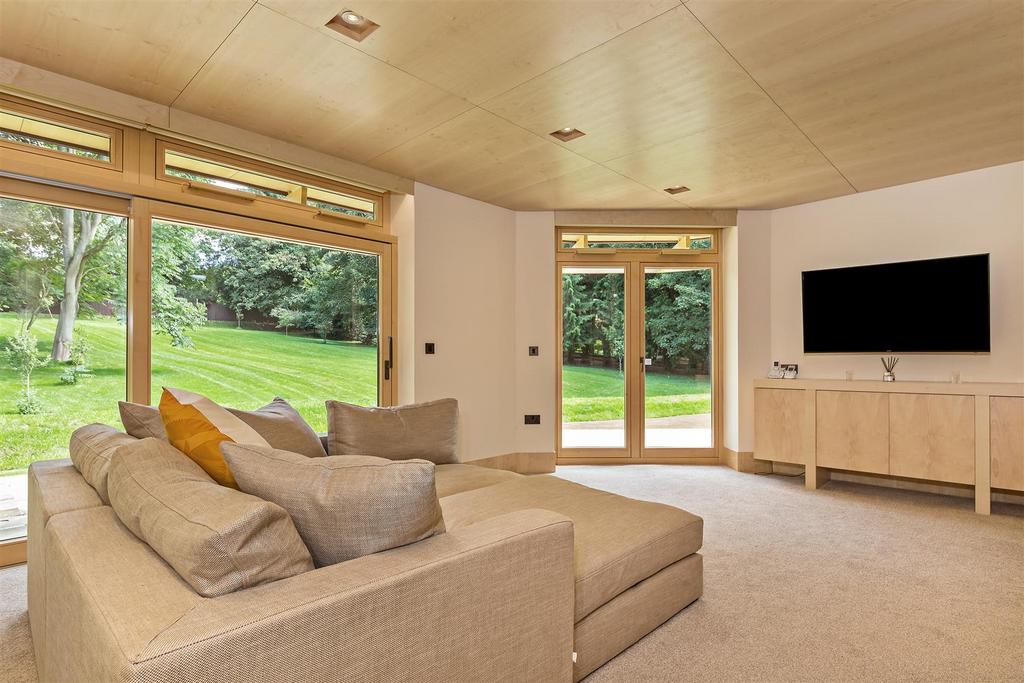 10 Pondwicks Close-70.jpg