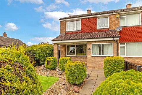 3 bedroom end of terrace house for sale, Handcross Road, Luton