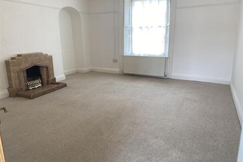 4 bedroom apartment to rent, High Street, Wellington