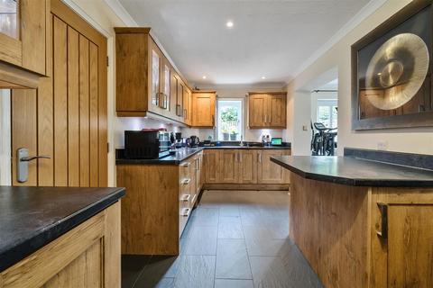 4 bedroom detached house for sale, Carpenter Close, Chippenham