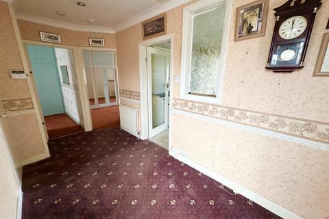 2 bedroom detached bungalow for sale, Chrystals Road, Hornsea