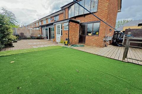 4 bedroom semi-detached house for sale, Kingsley Crescent, Thundersley