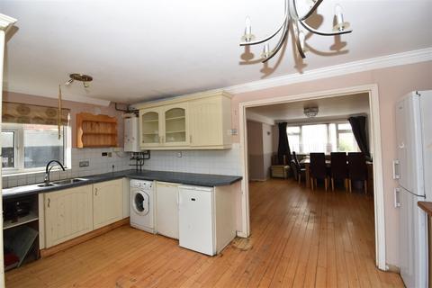 3 bedroom semi-detached house for sale, Point Road, Canvey Island SS8