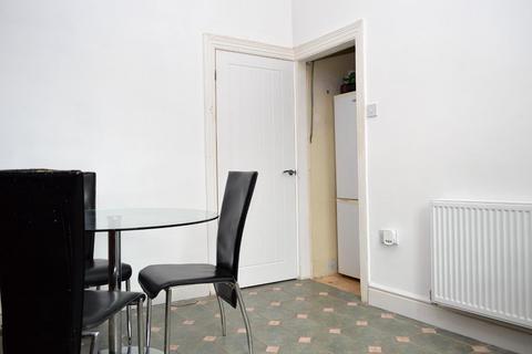 33 Travis Street, Shaw, Oldham, OL2 8EH