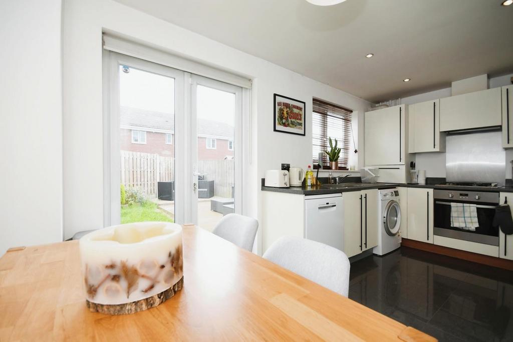 Dining kitchen