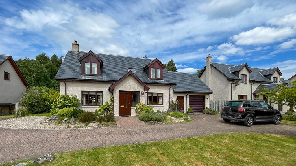 FRONT GARDEN &amp; DRIVEWAY