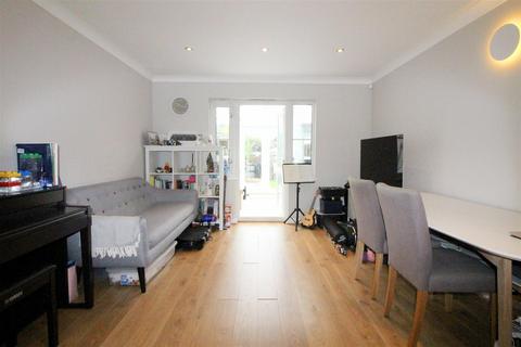 2 bedroom terraced house for sale, Dunster Court, Borehamwood