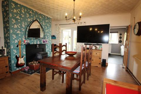 17 Aberbeeg Road, Abertillery, NP13 2EG