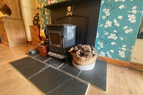 17 Aberbeeg Road, Abertillery, NP13 2EG