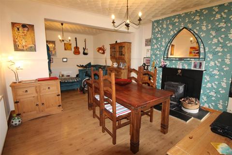17 Aberbeeg Road, Abertillery, NP13 2EG