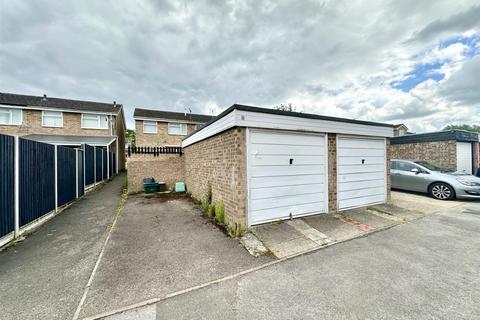 11 Redwood Close, Gloucester, GL1 5TZ