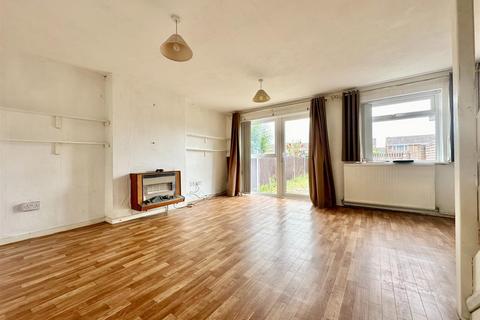 11 Redwood Close, Gloucester, GL1 5TZ
