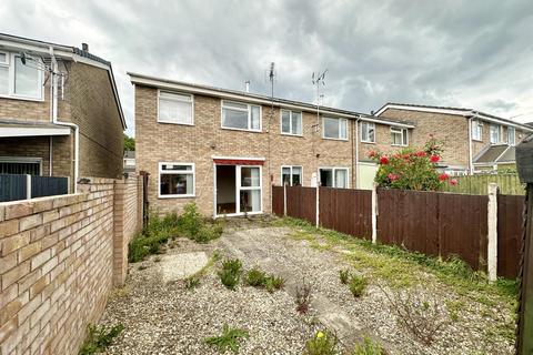 11 Redwood Close, Gloucester, GL1 5TZ