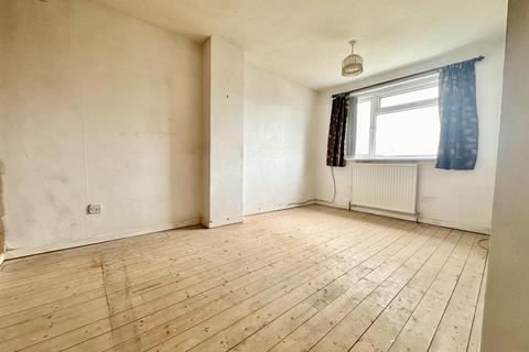 11 Redwood Close, Gloucester, GL1 5TZ