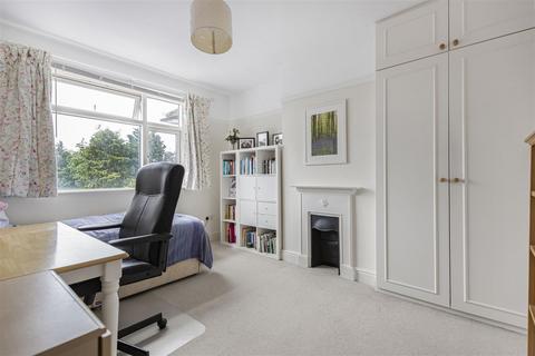 27 Bishops Road, Trumpington, Cambridge, CB2 9NQ