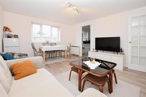 1 bedroom flat to rent, Lewis Road, Mitcham CR4