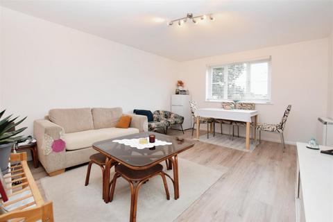 1 bedroom flat to rent, Lewis Road, Mitcham CR4
