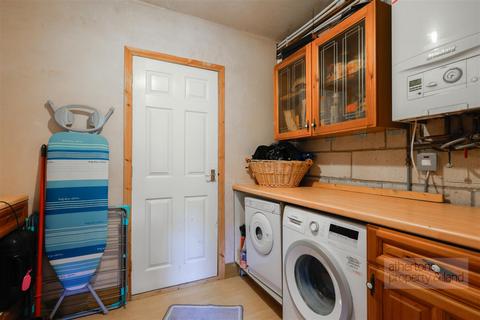 12 Chestnut Crescent, Barrow, Clitheroe, BB7 9FD