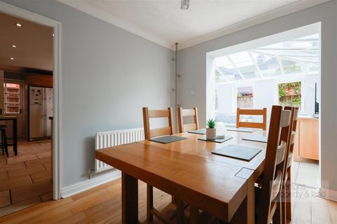 12 Chestnut Crescent, Barrow, Clitheroe, BB7 9FD