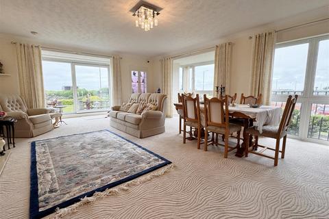 2 bedroom apartment for sale, Links Court, South Promenade, Lytham St Annes