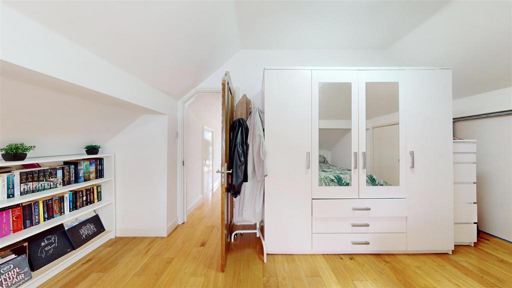 Bedroom..jpg