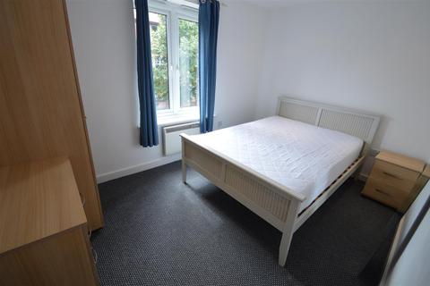 2 bedroom flat to rent, St Wilfrids Street, Manchester M15