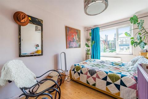 21 Lawrence Road, London, SE25 5AA