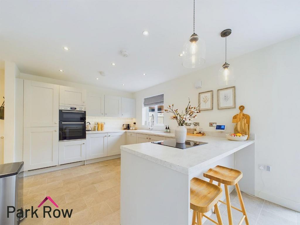 Kitchen/family area
