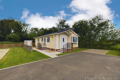 2 bedroom mobile home for sale, Court Farm Road, Warlingham