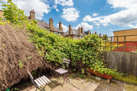 2 bedroom terraced house for sale, Siward Road, London N17