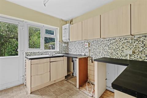 75 Bramble Drive, Hailsham, BN27 3EQ