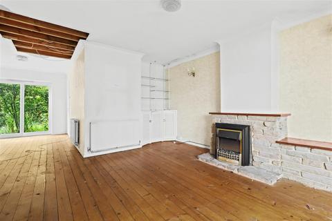 75 Bramble Drive, Hailsham, BN27 3EQ